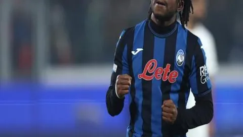 利物浦7-0横扫曼联，萨拉赫双响传射，曼联遭遇惨烈失利！